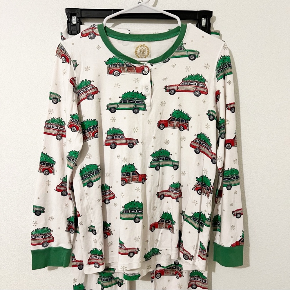 SET The Beaufort Bonnet Christmas Wagon Tree Pajama Top and Pant Size Medium M